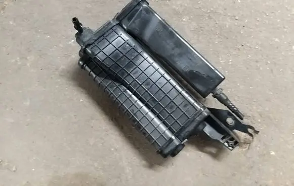 Seat Leon (5F) Active carbon filter fuel vapour canister 5WA201801 5Q0196D