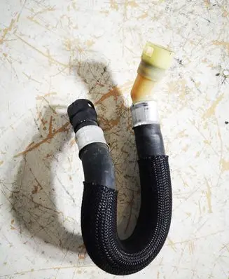 Ford Mustang VI Engine coolant pipe/hose