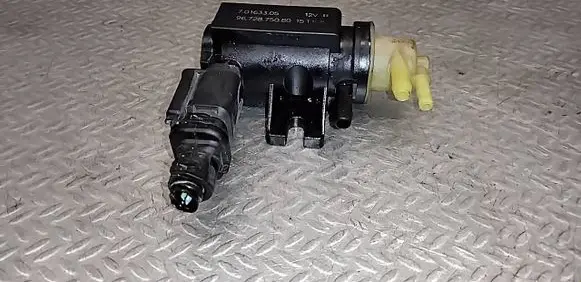 Citroen C4 II Picasso Turbo solenoid valve 70163305 9672875080 15T105