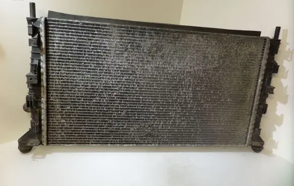 Ford Focus Coolant radiator 3M5H8005TL