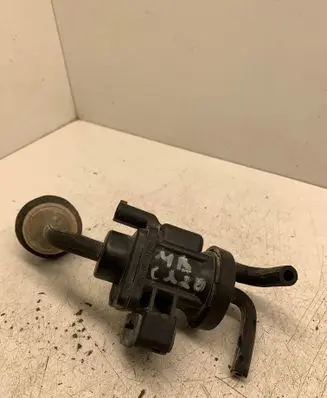 Mercedes-Benz C W203 Vacuum valve 4715396 0005450527