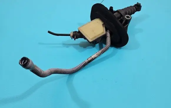 Clutch slave cylinder