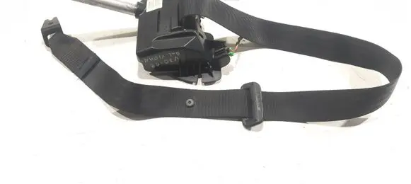 Middle seatbelt (rear)