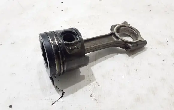 Renault Kangoo II Piston with connecting rod 120A11104R