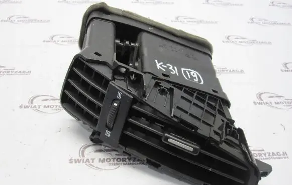 KIA Ceed Dashboard side air vent grill/cover trim 113KM