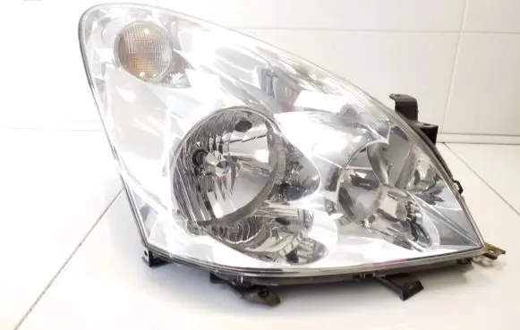 Toyota Corolla Verso AR10 Headlight/headlamp STANLEY0F03