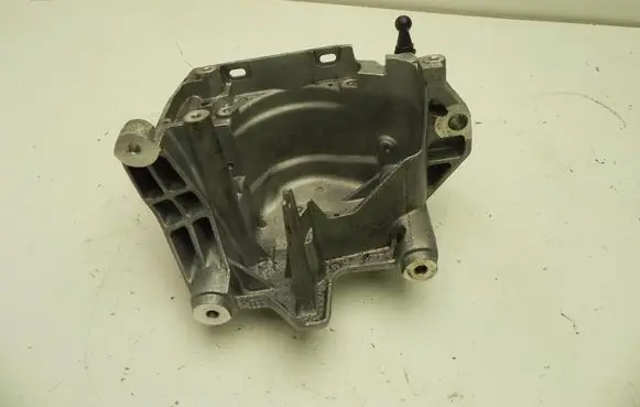 Ford Galaxy Engine mounting bracket 9804498180 VD7948