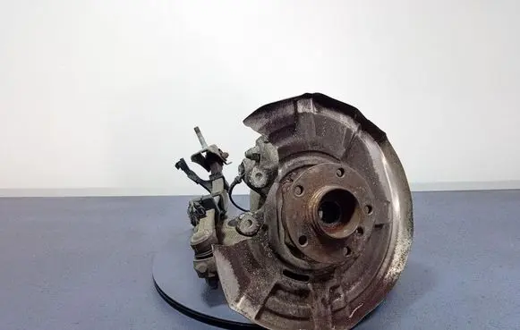 BMW 5 F10 F11 Front wheel hub spindle knuckle 6793770