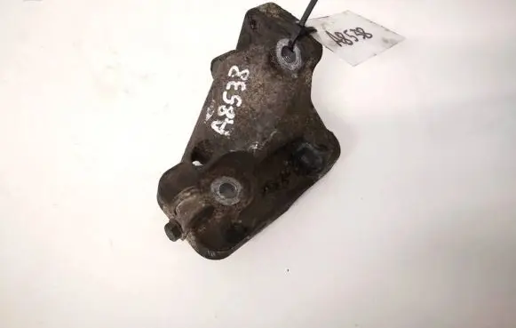 Volvo S60 Engine mounting bracket
