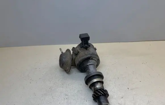 Volkswagen Golf II Spark distributor 0237020156 050905205C Z415