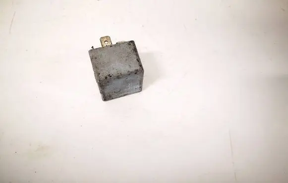 Volkswagen Touareg I Other relay 141951253B