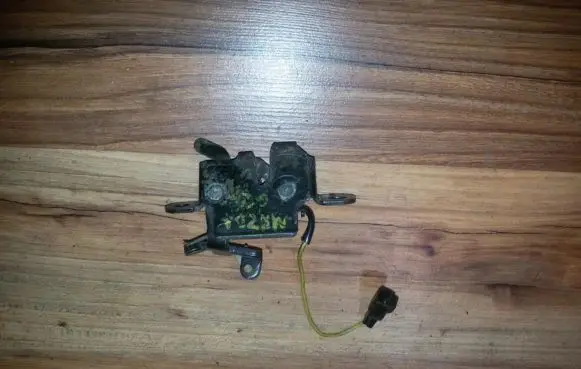 Mazda 626 Tailgate/trunk/boot lock/catch/latch