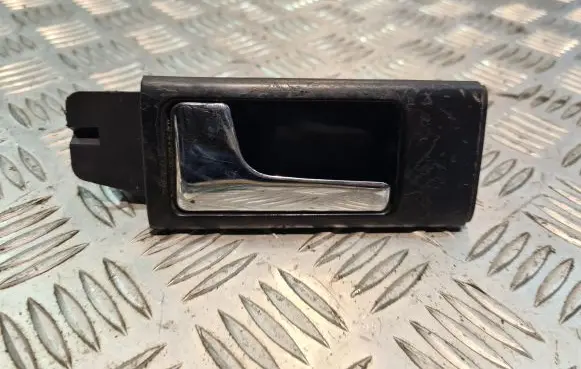 Audi A6 S6 C4 4A Front door interior handle 4A0837019B