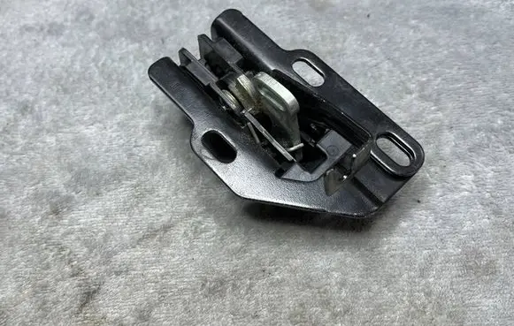 Fiat Scudo Rear glass lock/latch X60 1498381080