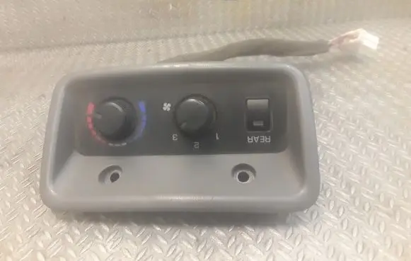 Mitsubishi Pajero Interior fan control switch MR500175