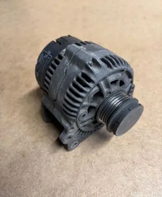 Volkswagen PASSAT B5 Generator/alternator 0123320025 028903027S