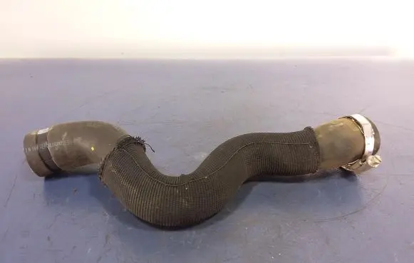 Peugeot 3008 I Engine coolant pipe/hose
