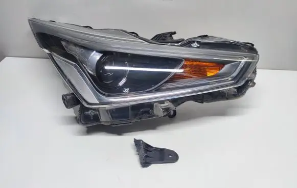 Toyota Aygo AB40 Headlight/headlamp