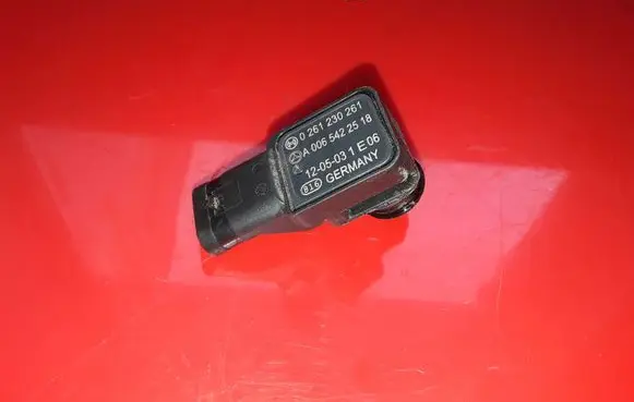 Mercedes-Benz E W212 Air pressure sensor A0065422518 0261230261