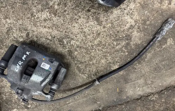 Toyota C-HR II Front brake caliper SFQEW