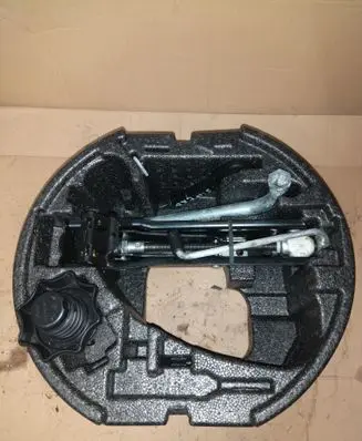 Skoda Superb B6 (3T) Tool set 3T0012115