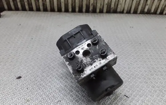 Audi A4 S4 B5 8D ABS Pump 0265216411 8E0614111