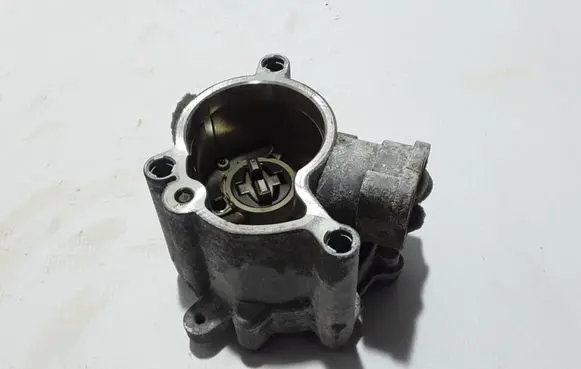 Volvo XC40 Vacuum pump 31480558