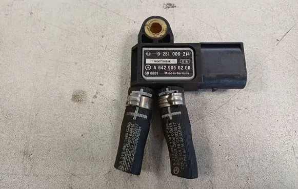 Mercedes-Benz C AMG W204 Exhaust gas pressure sensor 0281006214 A629050200