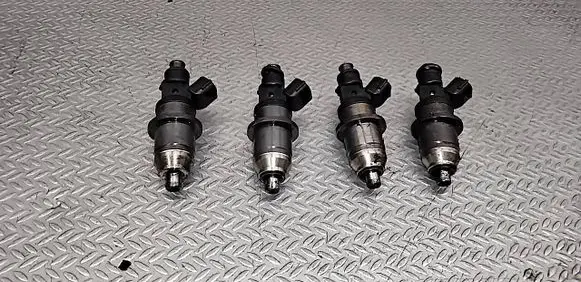 Mitsubishi Carisma Fuel injectors set E7T05071