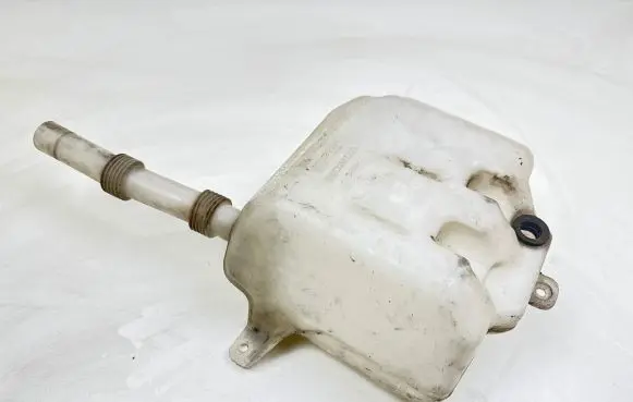Honda Accord Windshield washer fluid reservoir/tank 8108