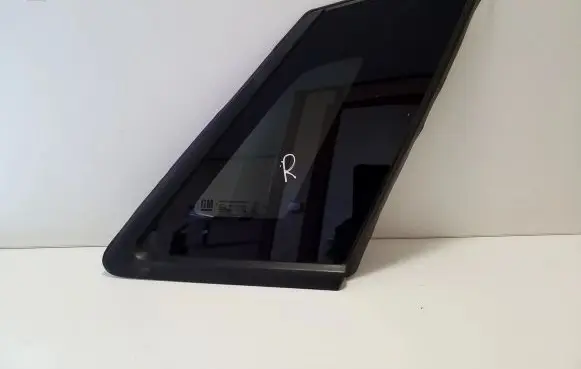Opel Grandland X Rear side window YP00066480