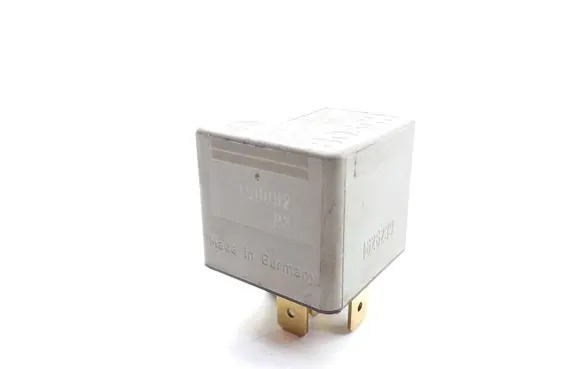 Saab 9-5 Hazard warning light relay 0332209159