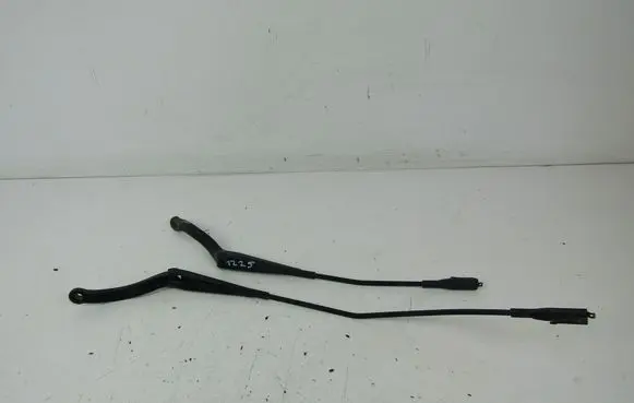 Opel Corsa D Front wiper blade arm 