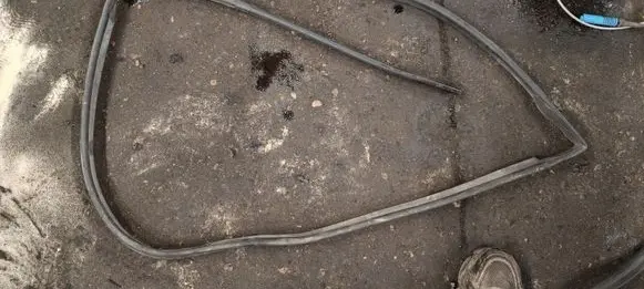 BMW X5 E53 Engine compartment rubber 