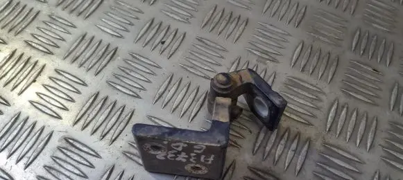 Audi A4 S4 B5 8D Rear door lower hinge