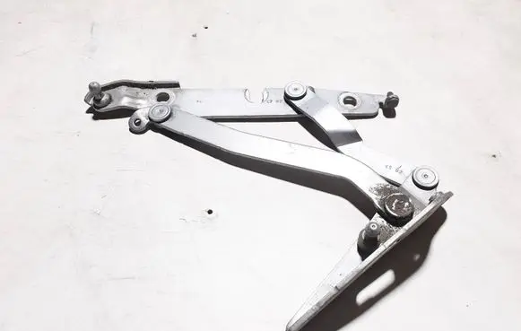 Audi A4 S4 B6 8E 8H Tailgate/trunk/boot hinge 8E5827302C