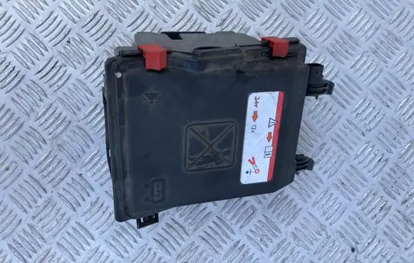 Citroen C4 II Picasso Fuse box cover PK9214