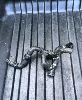 Audi A4 S4 B9 Engine coolant pipe/hose 4K0122109R 8W0122293B