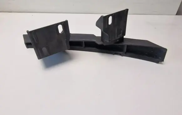 Audi Q7 4L Front bumper mounting bracket 4L0807333