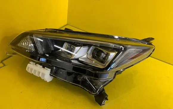 Nissan Leaf II (ZE1) Headlight/headlamp 260605SH5B