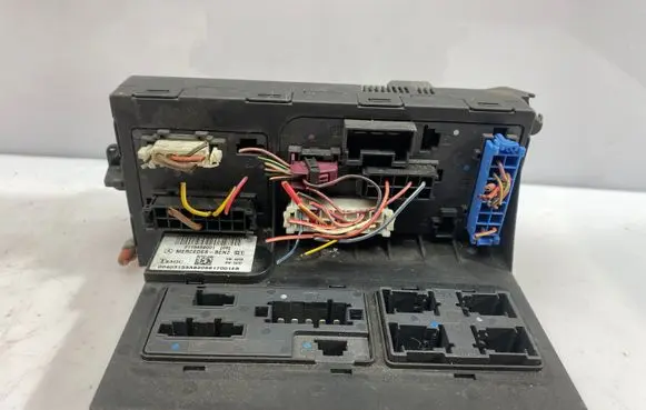 Mercedes-Benz E W211 Fuse module 2115459001