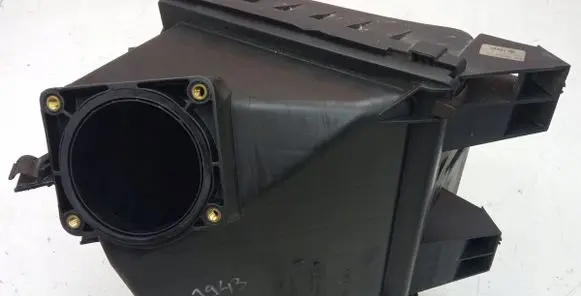 Audi A6 S6 C5 4B Air filter box 