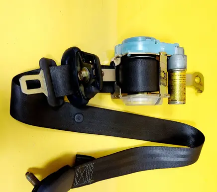 Hyundai Elantra Front seatbelt 784-3251