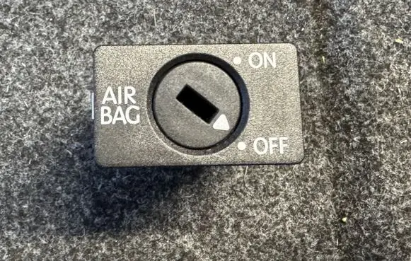 Skoda Octavia Mk2 (1Z) Passenger airbag on/off switch 1K0919237C