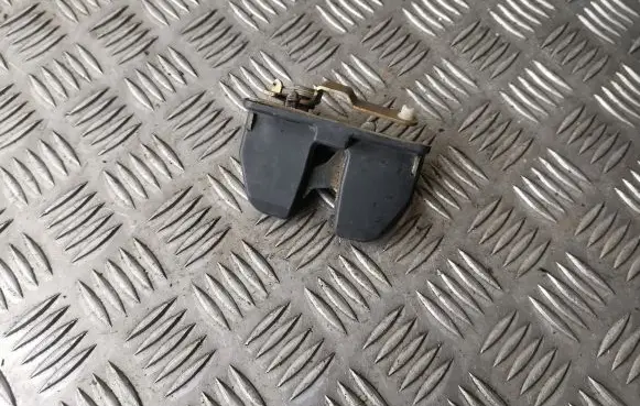Loading door lock