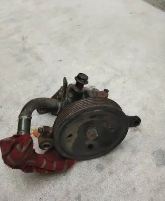 Mazda 626 Power steering pump GA2A32650G