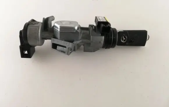 Mazda 3 I Ignition lock 3M513F880AD KL2226