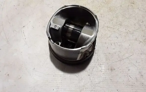 Renault Master III Piston with connecting rod 120A11789R