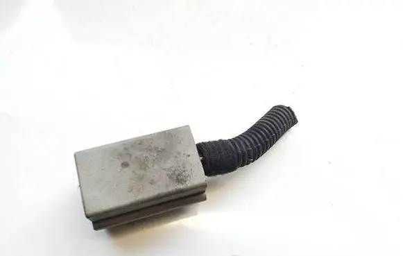 Opel Astra H Coolant fan relay 13178656