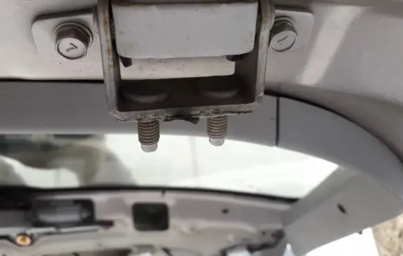 KIA Cerato Tailgate/trunk/boot hinge